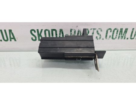 Кронштейн проводки Skoda Octavia Tour 1J0971615BA вживаний VAG (1J0971615BA)