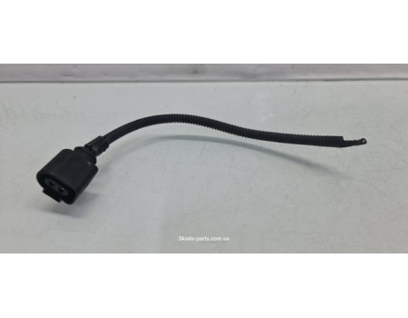 Роз'єм фішка покажчиків повороту Skoda Octavia Tour VAG (1J0973722)