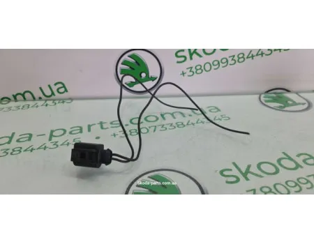 Фішка роз'єм генератора Skoda Octavia Tour 1J0973772 VAG (1J0973772)