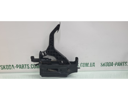 Педаль щеплення Volkswagen Bora 1J1721059AD вживана VAG (1J1721059AD)