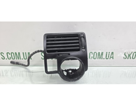 Дефлектор Обдув торпеди лівий водійський Volkswagen Golf 4 VAG (1J1819703D)