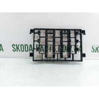 Кронштейн для запобіжників Skoda Octavia Tour 1J1941379 VAG (1J1941379)