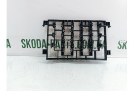 Кронштейн для запобіжників Skoda Octavia Tour 1J1941379 VAG (1J1941379)