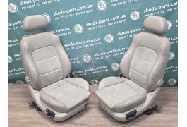 Сидіння передні задні салон Skoda Octavia Tour шкіряні електричні з підігрівом VAG (1J4881105GCC)