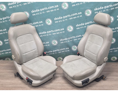 Сидіння передні задні салон Skoda Octavia Tour шкіряні електричні з підігрівом VAG (1J4881105GCC)