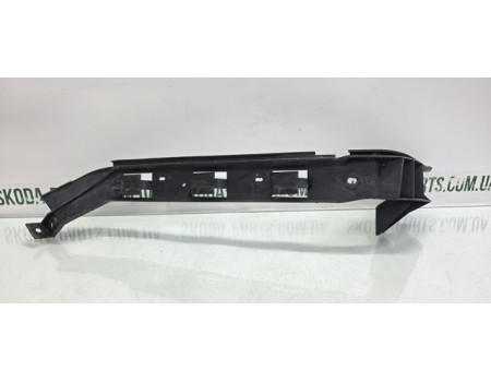 Направляюча Кронштейн бампера заднього лівий Volkswagen Bora VAG (1J5807393)