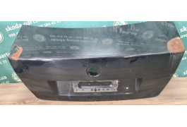 Кришка багажника чорна Volkswagen Bora 1J5827159 вживана VAG (1J5827159)