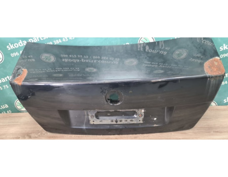 Кришка багажника чорна Volkswagen Bora 1J5827159 вживана VAG (1J5827159)