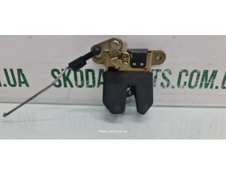 Замок кришки багажника сидан Volkswagen Bora 1J5827505D вживаний VAG (1J5827505D)