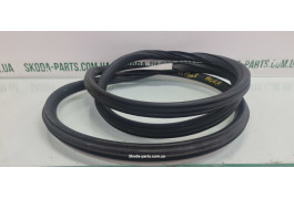 Ущільнювач дверей передній правий сидан Volkswagen Bora 1J5867366E вживаний VAG (1J5867366E)