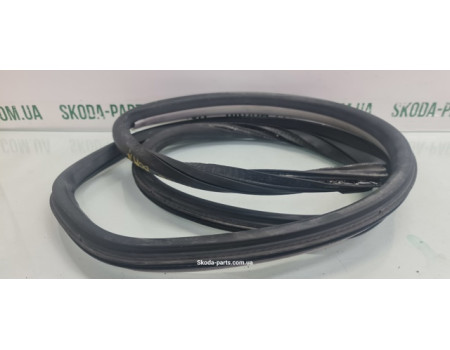 Ущільнювач дверей задній лівий сидан Volkswagen Bora 1J5867367G VAG (1J5867367G)