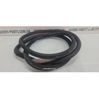 Ущільнювач дверей задній правий з незначним пошкодженням сидан Volkswagen Bora 1J5867368G вживаний VAG (1J5867368G)