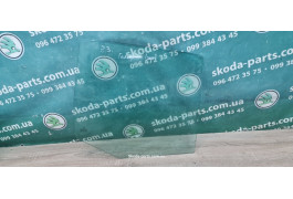 Скло дверей заднє праве хетчбек Volkswagen Golf 4 1J6845026K VAG (1J6845026K)