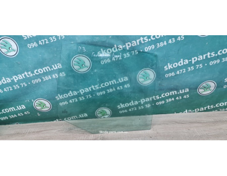 Скло дверей заднє праве хетчбек Volkswagen Golf 4 1J6845026K VAG (1J6845026K)