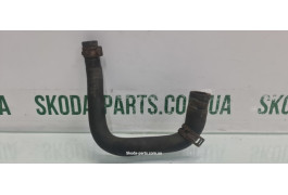 Патрубок системи охолодження двигуна 1.4tsi Skoda Octavia A5 1K0121063AA VAG (1K0121063AA)