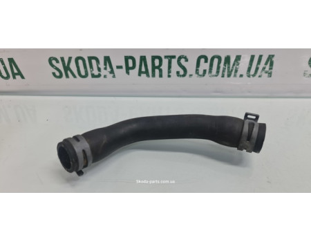Патрубок системи охолодження двигуна 1.2tsi Skoda Octavia A5 1K0121063S VAG (1K0121063S)