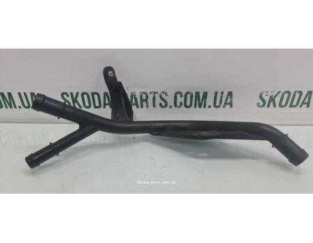 Трубка системи охолодження двигуна 1.4tsi Skoda Octavia A5 1K0121070CD вживана VAG (1K0121070CD)