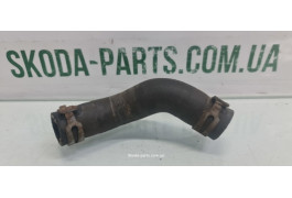Патрубок системи охолодження двигуна 1.4tsi Skoda Octavia A5 1K0121096BQ вживаний VAG (1K0121096BQ)