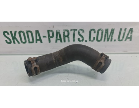 Патрубок системи охолодження двигуна 1.4tsi Skoda Octavia A5 1K0121096BQ вживаний VAG (1K0121096BQ)