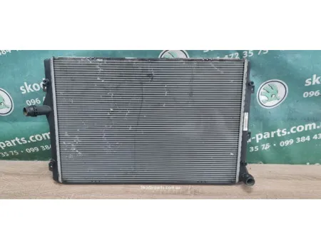 Радіатор системи охолодження двигуна 2.0tdi Skoda Superb 2 1K0121251DM VAG (1K0121251DM)