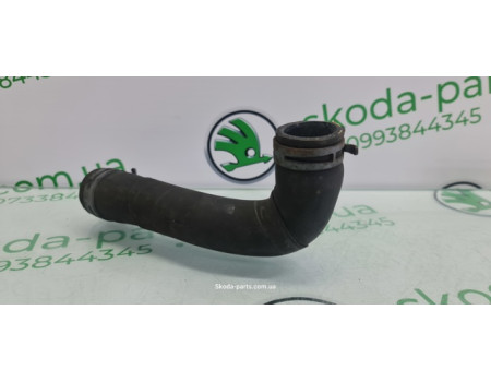 Патрубок радіатора нижній 1.6tdi Skoda Octavia A5 1K0122051HK VAG (1K0122051HK)