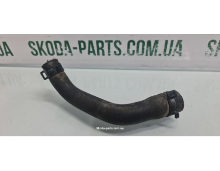 Патрубок системи охолодження двигуна 1.2tsi Skoda Octavia A5 1K0122063P VAG (1K0122063P)