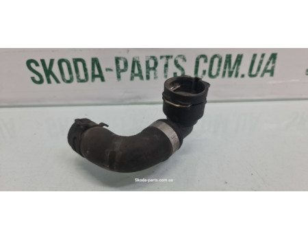 Патрубок системи охолодження двигуна Skoda Octavia A5 1K0122073GH VAG (1K0122073GH)