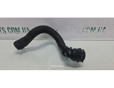 Патрубок системи охолодження двигуна 2.0tdi Skoda Superb 2 VAG (1K0122073GP)