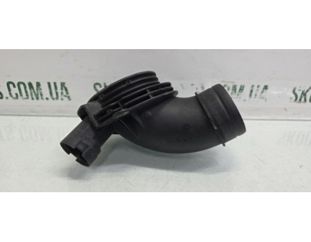 Фланець повітряного фільтра Skoda Ocatvia A5 1.6MPI VAG (1K0129610B)