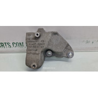 Кронштейн подушки двигуна лівий 1.6tdi Skoda Octavia A7 VAG (1K0199117MM)