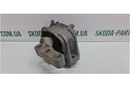 Подушка двигуна права Skoda Octavia 1K0199262AT вживана VAG (1K0199262AT)