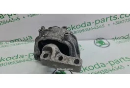 Подушка двигуна права 2.0tdi Skoda Superb 2 1K0199262CB VAG (1K0199262CB)