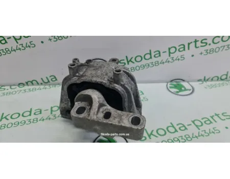Подушка двигуна права 2.0tdi Skoda Superb 2 1K0199262CB VAG (1K0199262CB)