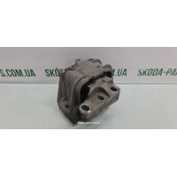 Подушка двигуна права Skoda Octavia A5 1K0199262CG вживана VAG (1K0199262CG)