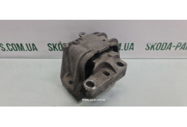 Подушка двигуна права Skoda Octavia A5 1K0199262CG вживана VAG (1K0199262CG)