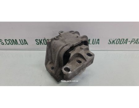 Подушка двигуна права Skoda Octavia A5 1K0199262CG вживана VAG (1K0199262CG)