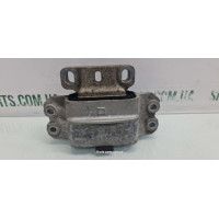 Подушка двигуна ліва 1.2tsi Skoda Octavia A5 1K0199555CA VAG (1K0199555CA)
