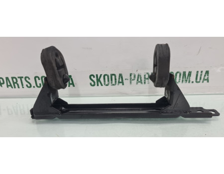 Кронштейн задньої подушки глушника Skoda Octavia A5 вживаний 1K0253144AN VAG (1K0253144AN)