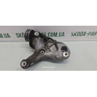 Кронштейн кріплення компресора кондиціонера 1.4tsi Skoda Octavia A5 1K0260885B вживаний VAG (1K0260885B)