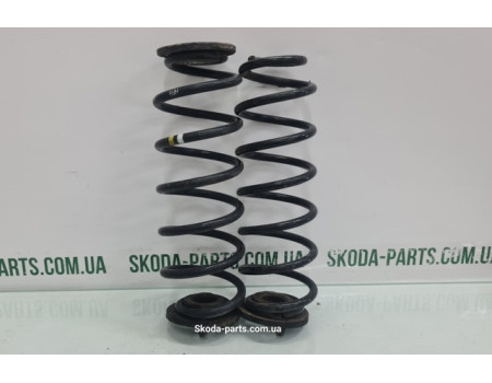 Пружини задні хетчбек 1.4tsi Skoda Octavia A5 1K0511115BC вживані VAG (1K0511115BC)