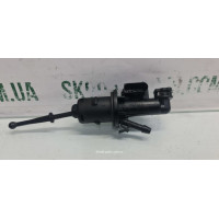 Головний циліндр щеплення 1.2tsi Skoda Octavia A5 1K0721388T VAG (1K0721388T)