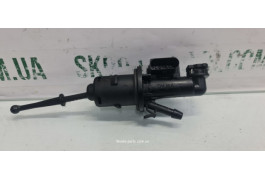 Головний циліндр щеплення 1.2tsi Skoda Octavia A5 1K0721388T VAG (1K0721388T)