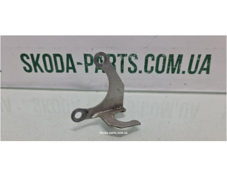Кронштейн кріплення трубки щеплення Skoda Octavia A5 1K0721487C вживаний VAG (1K0721487C)