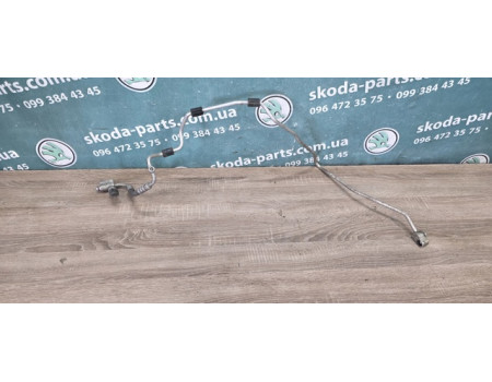 Трубка Шланг кондиціонера від радіатора до випарника Skoda Octavia A5 1.6 бензин VAG (1K0820741BA)