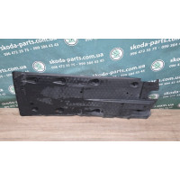 Захист днища правий Skoda Octavia A5 1.2 TSI VAG (1K0825202AS)