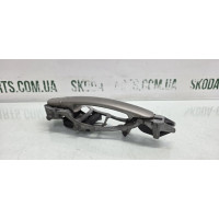 Кронштейн зовнішньої передньої ручки Skoda Octavia A5 1K0837885A VAG (1K0837885A)