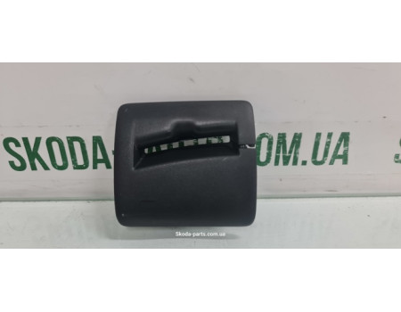 Накладка паска безпеки заднього сидіння Skoda Octavia A5 1K0857781B вживана VAG (1K0857781B)