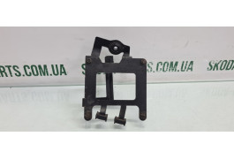 Кронштейн кріплення блоку калапанів Skoda Octavia A5 VAG (1K0906279B)
