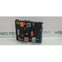Блок запобіжників Skoda Octavia A5 1K0937124H VAG (1K0937124H)