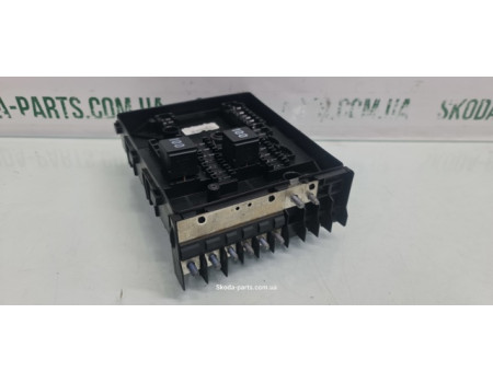 Блок запобіжників 1.9tdi Skoda Octavia A5 1K0937125D вживаний VAG (1K0937125D)